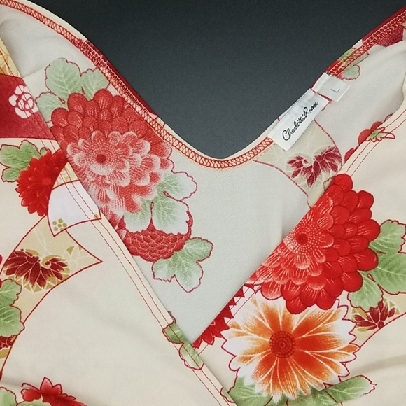 Charlotte Russe Large Cream with Red Flowers V-neck Short Sleeve Floral Top - Picture 5 of 6